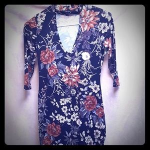 🌴 Forever 21 Black floral shirttail hem dress